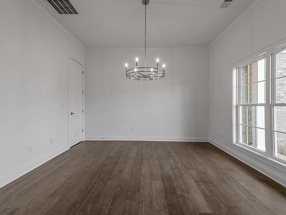 4th image of 385 Weston Park