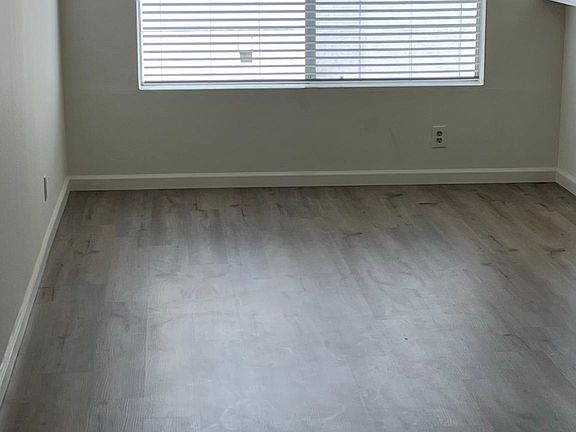 5th image of 11155 Aqua Vista St APT 206
