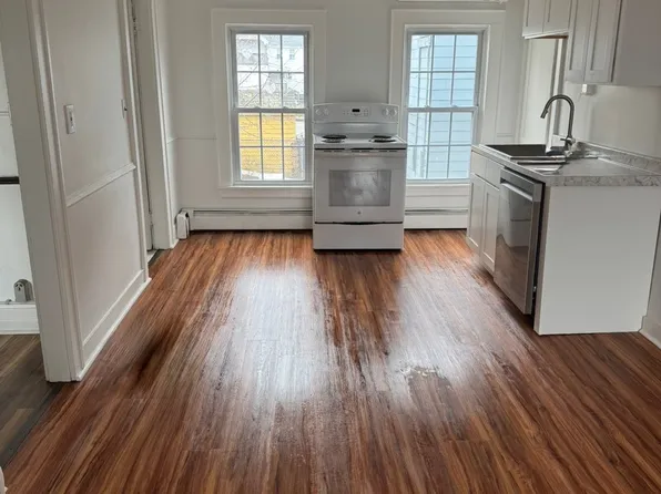 20 Chapel St #4, Biddeford, ME 04005