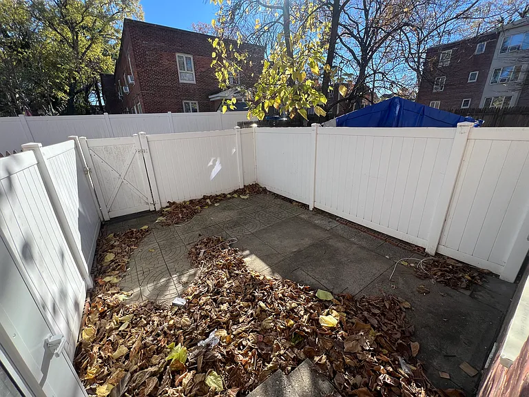 194-15 65th Cres #F — Photo 13