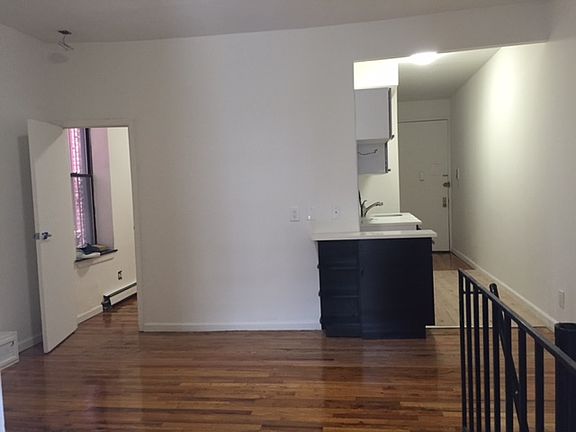 4th image of 47 Clifton Pl APT 1C