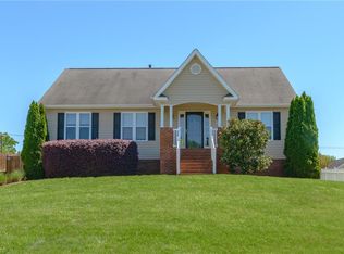 515 Wallridge Dr, Winston Salem, NC 27106