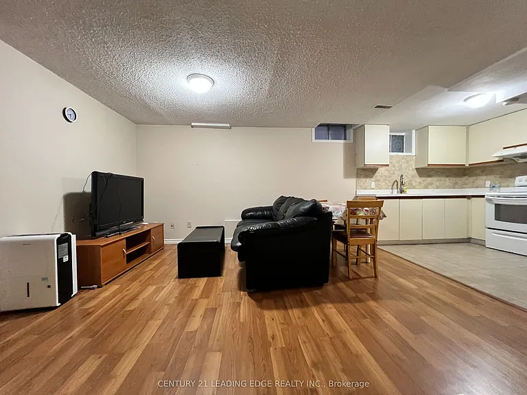 35 Irenemount Cres #BASEMENT — Photo 8