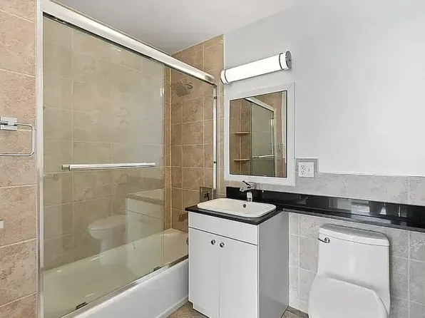 34-46 Vernon Boulevard image 11 of 18