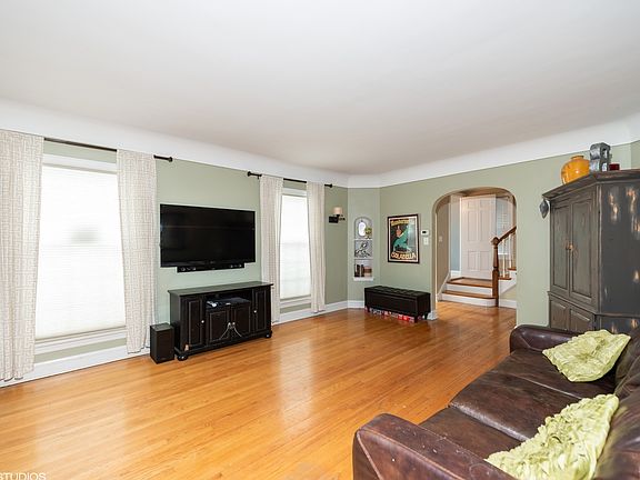 5th image of 7038 N Odell Ave