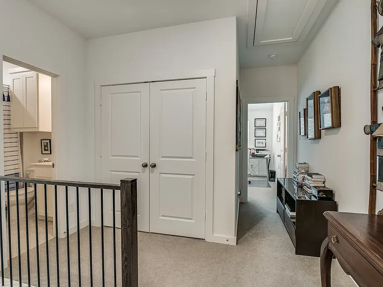 2724 Splendor Dr — Photo 13