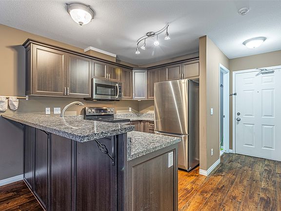 4th image of 2733 Riffington Pl #102