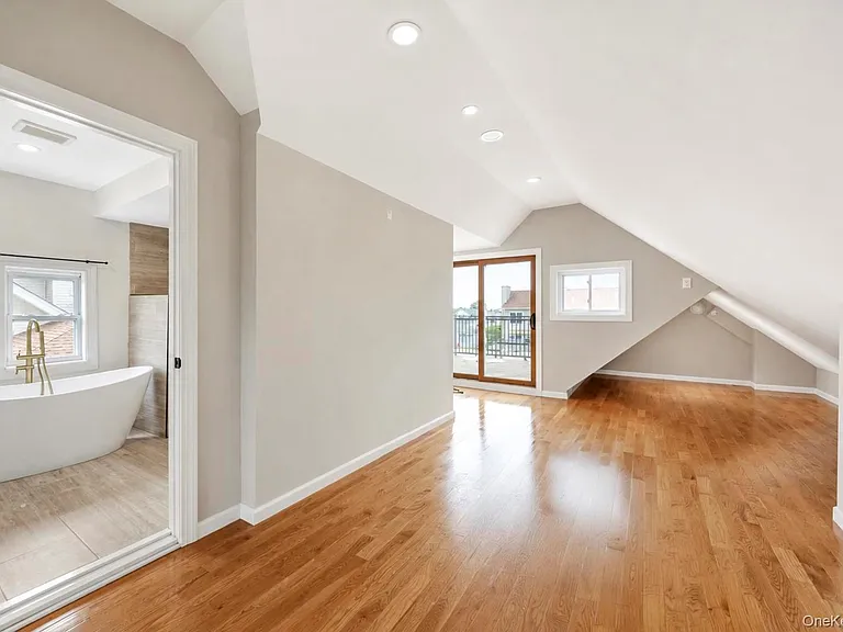 308 Bedell St — Photo 35