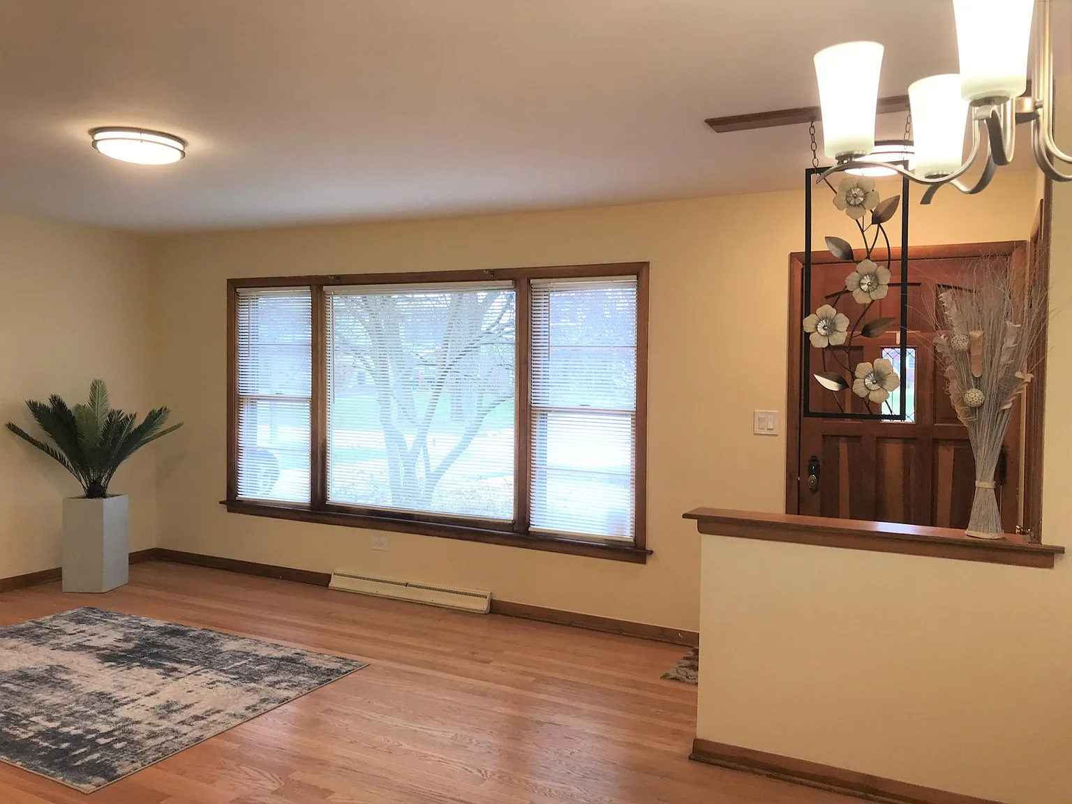 3 bed, $3,395 — Photo 2