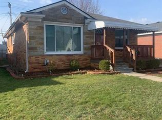 8262 State Park, Center Line, MI 48015