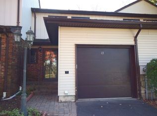 13 Manchester Rd, Flemington, NJ 08822