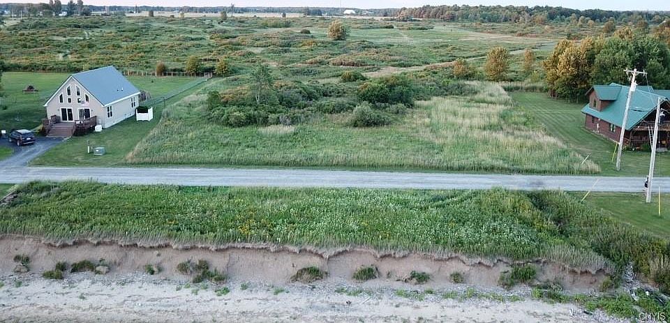 2nd image of Three Mile Pt Rd
