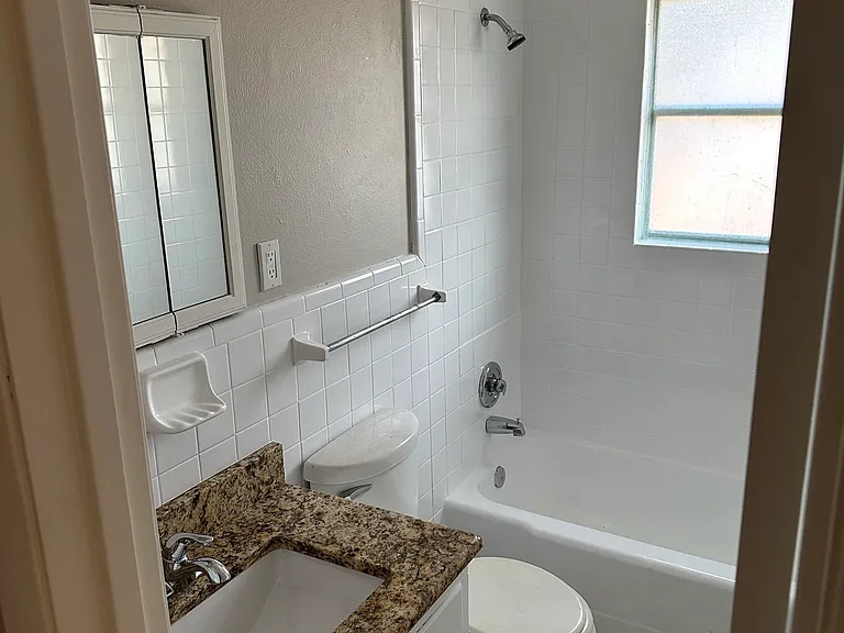 124 Russell St #B — Photo 26