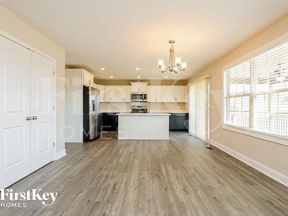 4th image of 711 Banister Dr