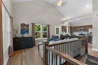 2nd image of 89 Beechwood Ln