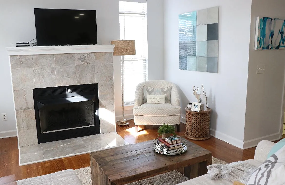 1 bed, 980 sqft, $1,985 — Photo 4