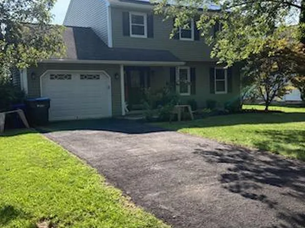 203 Pennwood Dr, Richlandtown, PA 18955