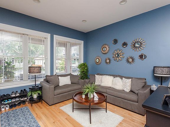 5th image of 4426 N Kilbourn Ave