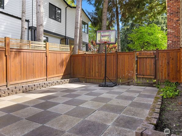 11616 NE 67th St, Kirkland, WA 98033