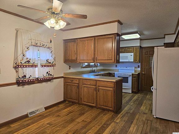 5th image of 239 Rogers Rd