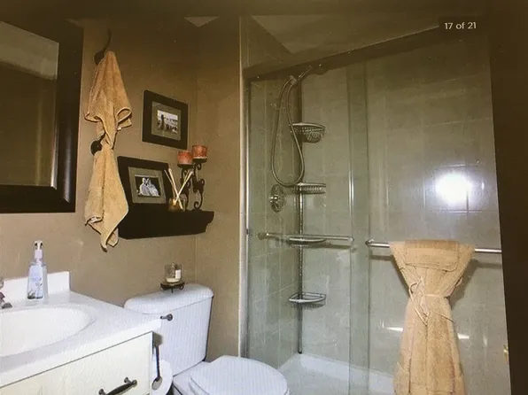 32 S 6th Ave #32GH, La Grange, IL 60525