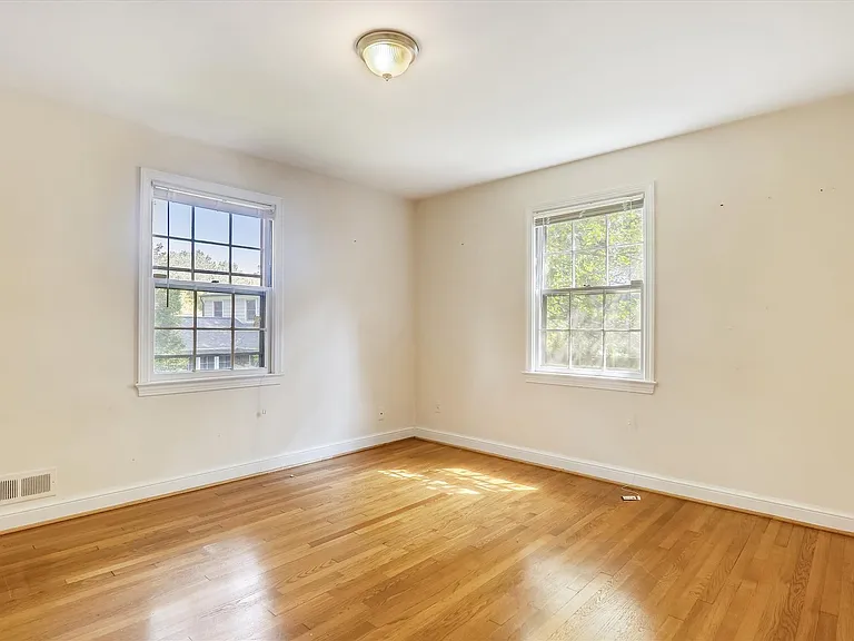 3303 Winnett Rd — Photo 18