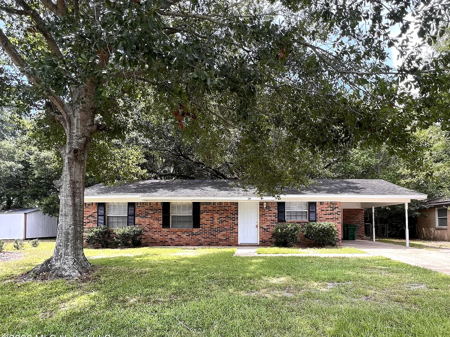 3 bed, 1.5 bath, 1075 sqft, $1,475 — Photo 1
