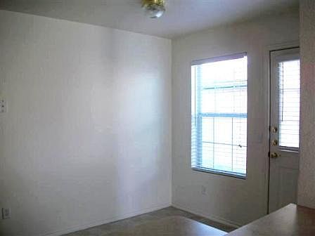 2803 Vernice Loop (3) (Small)_12212015