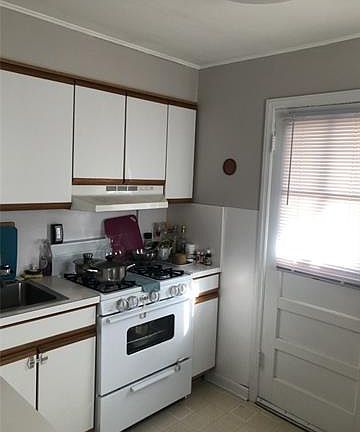 4th image of 24 Clunie Ave