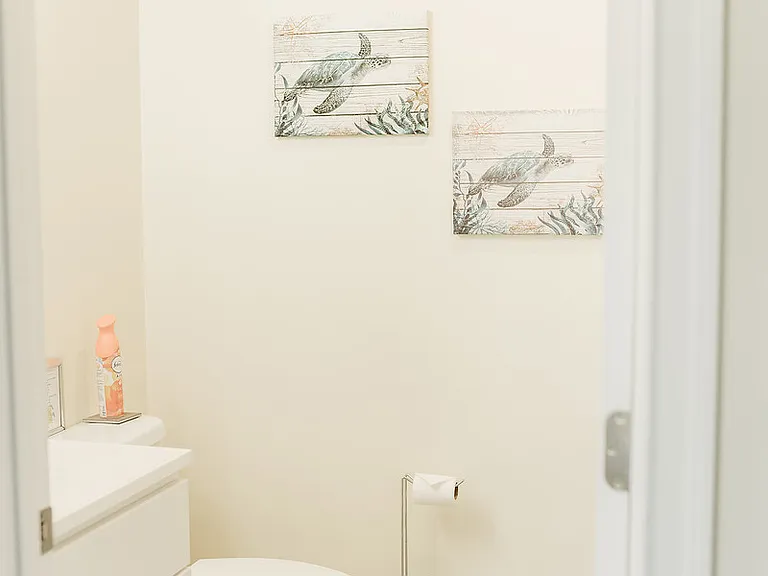 124 Ashworth Ave #302 — Photo 9