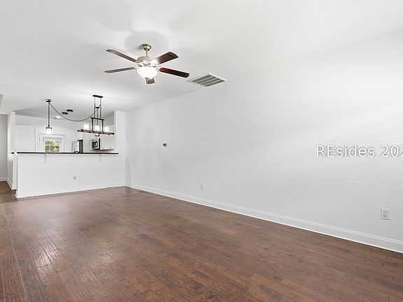 5th image of 387 Dante Circle