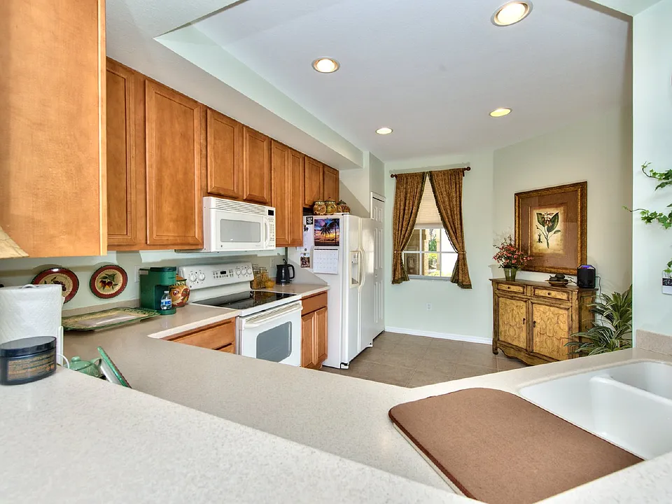 25130 Sandpiper Greens Ct #104