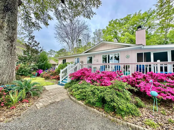 515 Shoreline Drive E, Sunset Beach, NC 28468