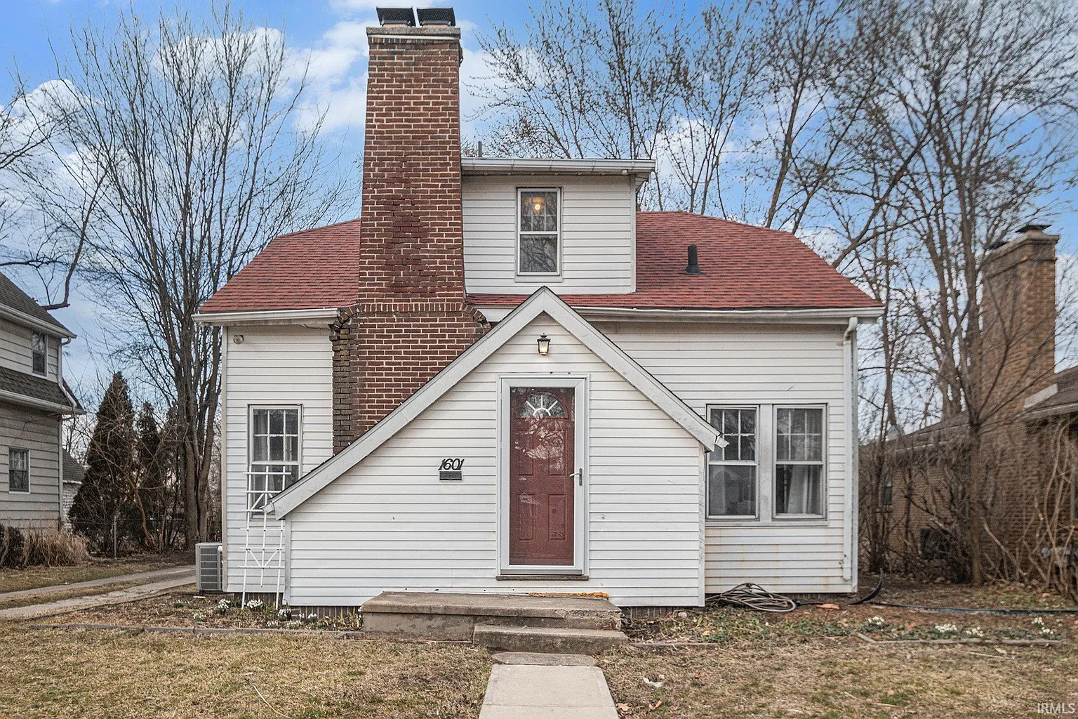 1601 E Madison St photo 1