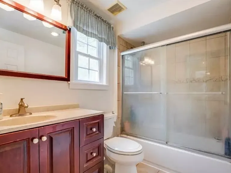 480 S Livingston Ave — Photo 22
