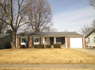 7453 Sunset Dr, Hazelwood, MO