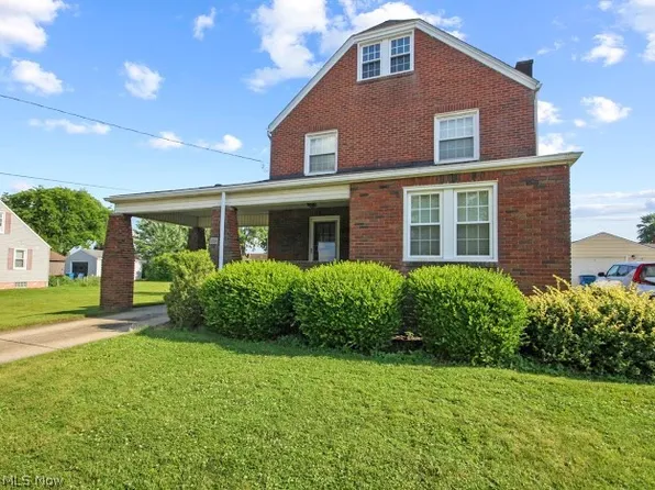 204 Como Ave, Struthers, OH 44471
