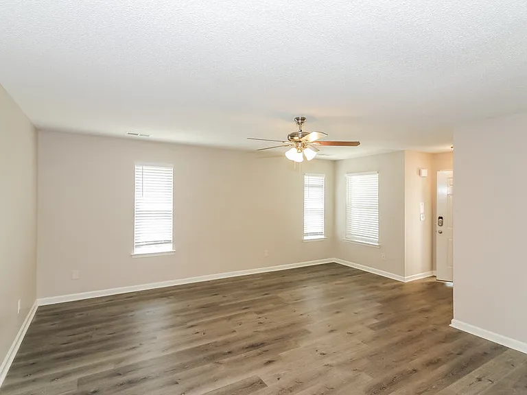 9961 Fox Run Dr — Photo 4