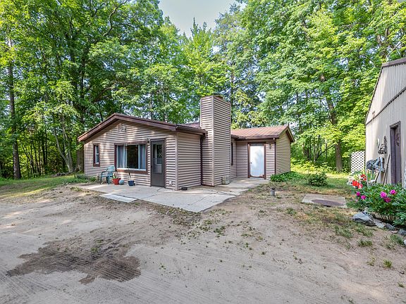 2nd image of 9025 Crescent Dr