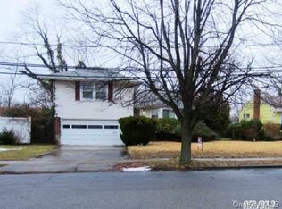 1993 Teehan Ln, Baldwin, NY 11510