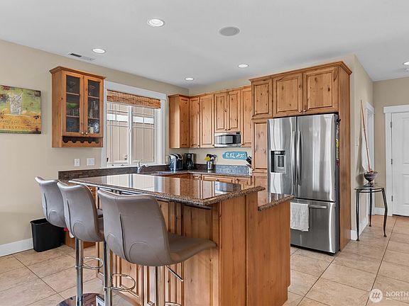 5th image of 23951 Crescent Bay Drive NW