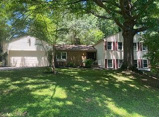 9628 Cinnamon Creek Dr, Vienna, VA 22182