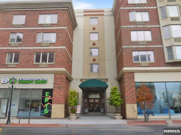 1210 City Pl, Edgewater, NJ 07020