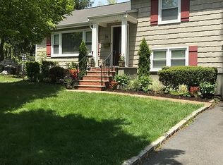 14 Fairfax Dr, Livingston, NJ 07039