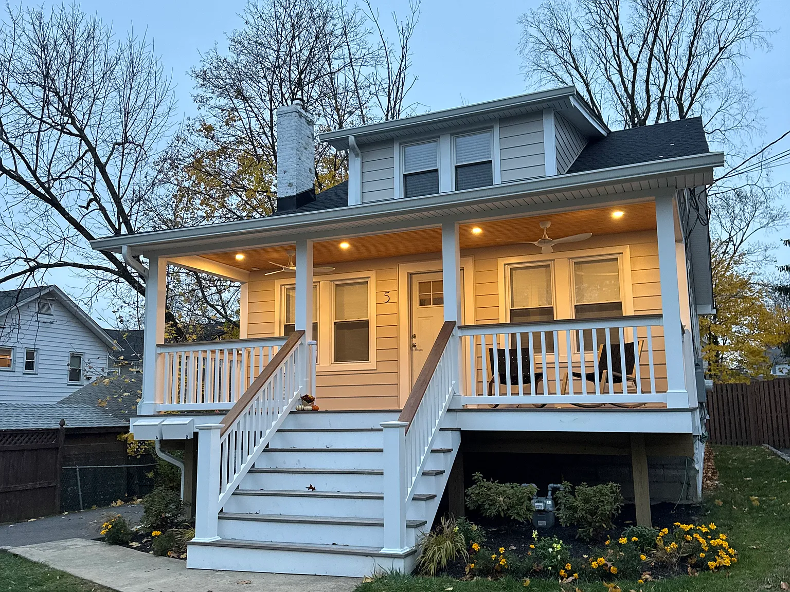 2 bed, 900 sqft, $3,500 — Photo 1
