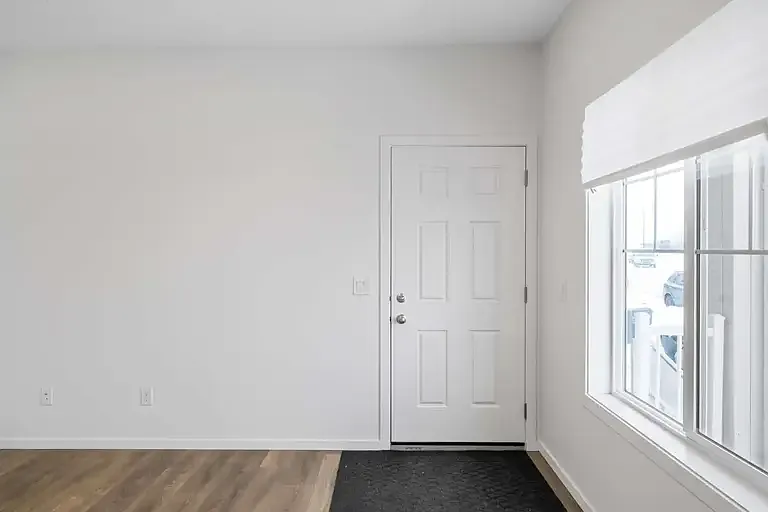 3 bed, 2.5 bath, 1400 sqft, $1,895 — Photo 4
