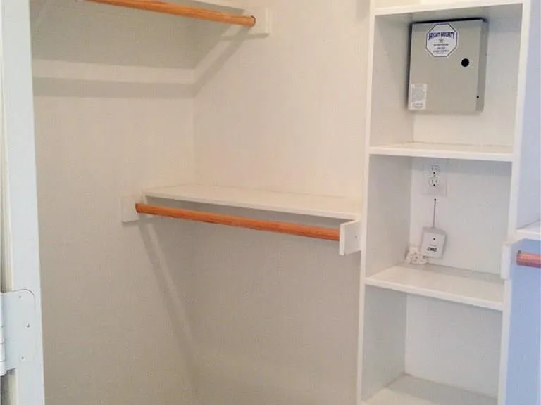 625 Rothschild Ln — Photo 12