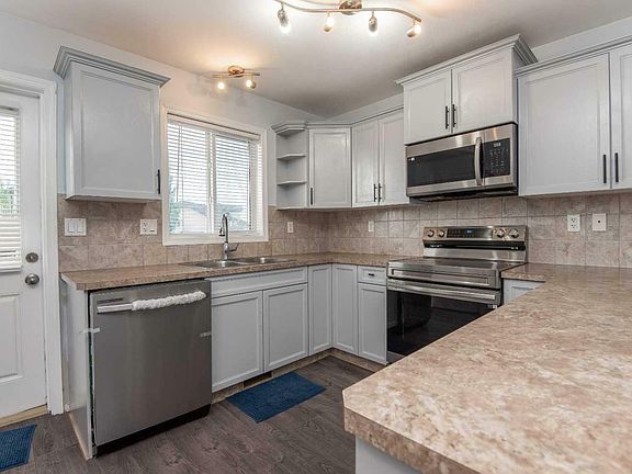 5th image of 177 Kelloway Cres