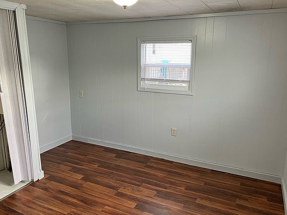 2nd image of 124 Dorothy Ave
