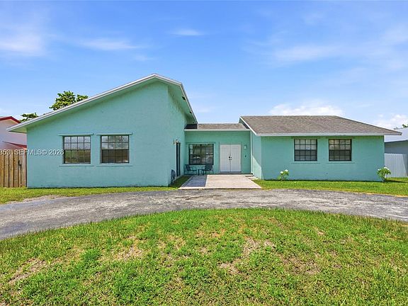 3rd image of 16604 SW 104th Ct